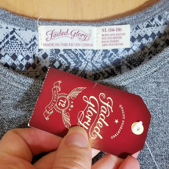 Sweater weather bundle! 2 for 1 sweaters, XL - Picture 7 of 7